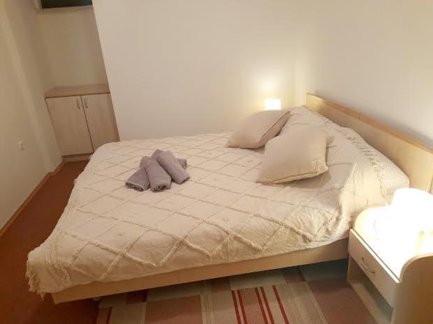 Apartmani Delas Pjescana Uvala Bagian luar foto