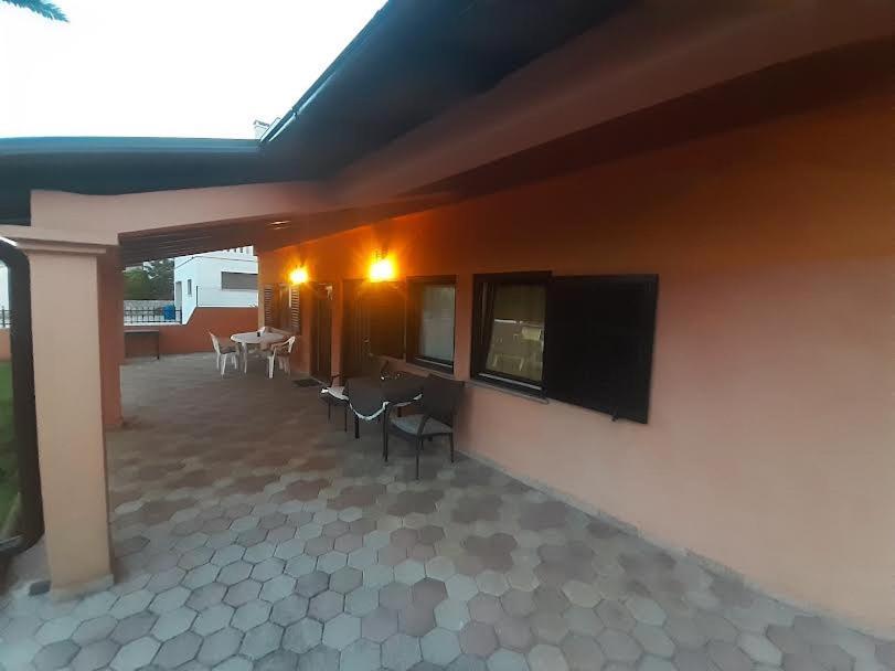 Apartmani Delas Pjescana Uvala Bagian luar foto