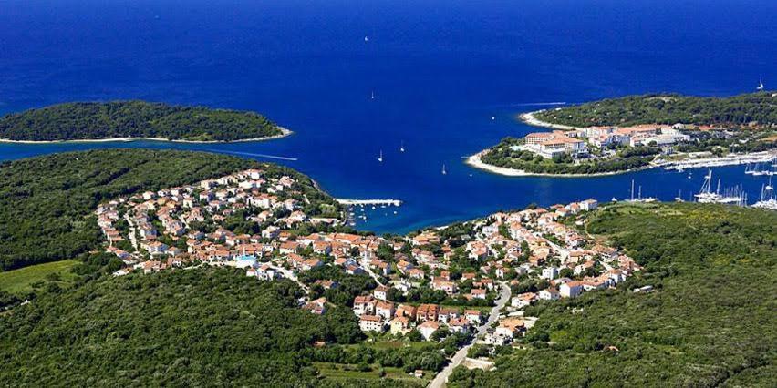 Apartmani Delas Pjescana Uvala Bagian luar foto